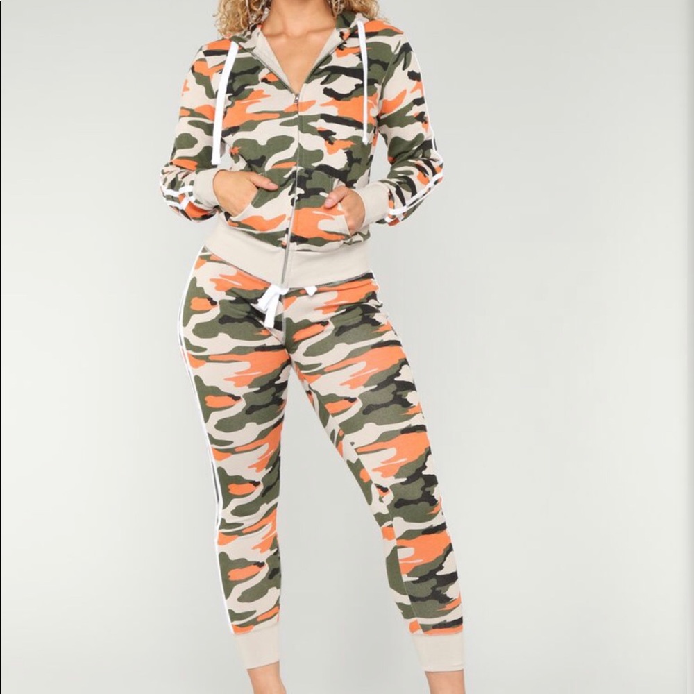 Camo Jacket (M)/Jogger (L) - coral